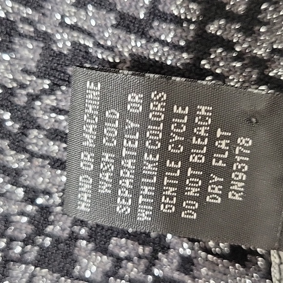 Grace Elements top Black/Silver  Size 3X EUC - Picture 7 of 7